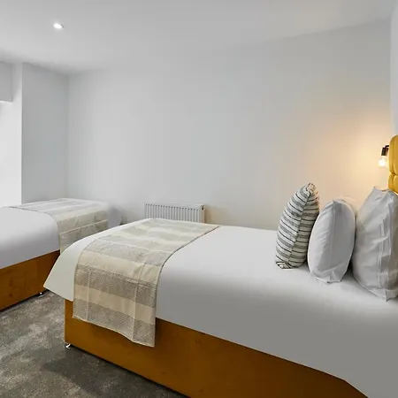 Host & - 2 The Mount * 惠特比