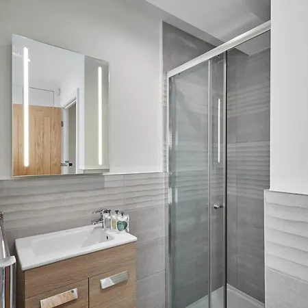 Host & - 2 The Mount