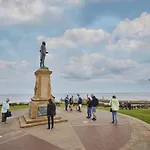 Дом отдыха Host & - 2 The Mount *